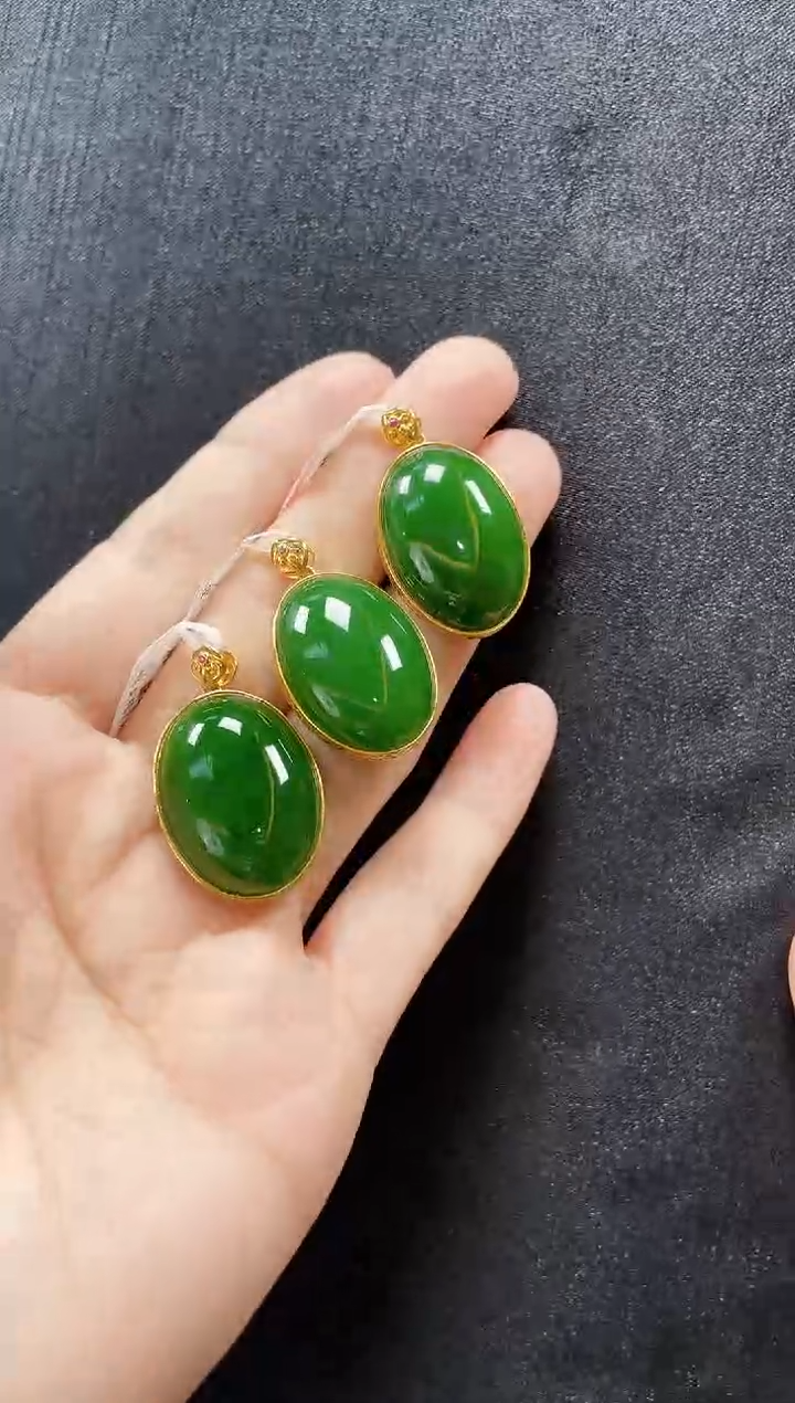 和田玉18K金镶嵌吊坠(赠链)多样性发一