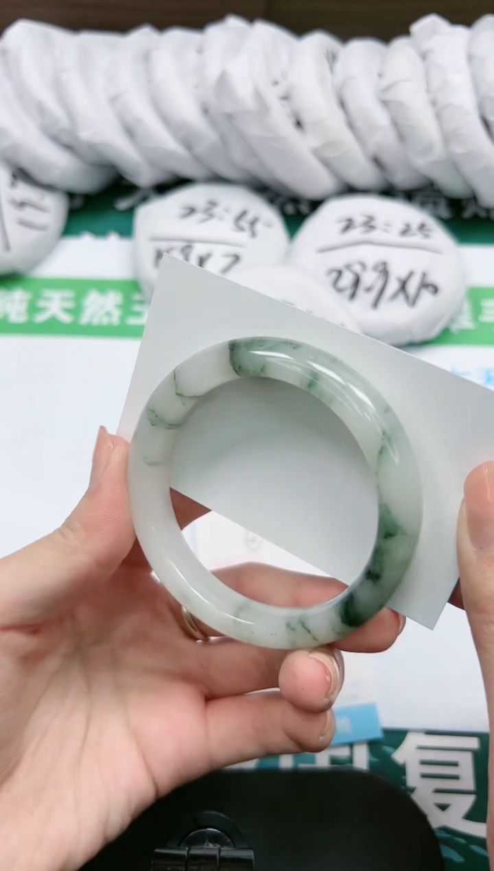 【闪购商品】石英质玉手镯未镶嵌K256-54