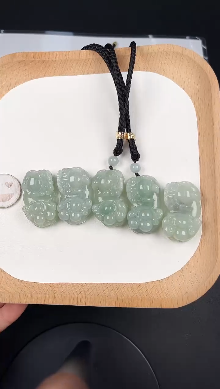 颈饰未镶嵌翡翠LC024翡翠冰绿貔貅（单件）+多样性发其一