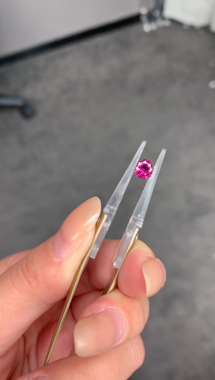 【闪购商品】石榴石裸石未镶嵌1ct镁铝榴石