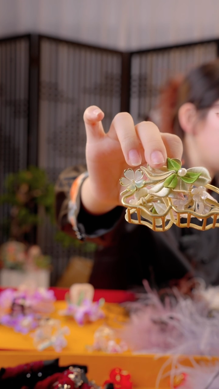 刺绣浅**?非遗手工饰品