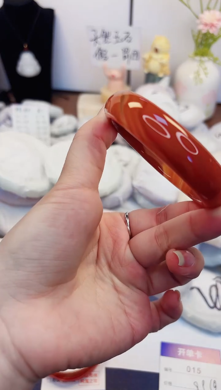 【闪购商品】石英质玉手镯未镶嵌15-玛瑙-圈口56