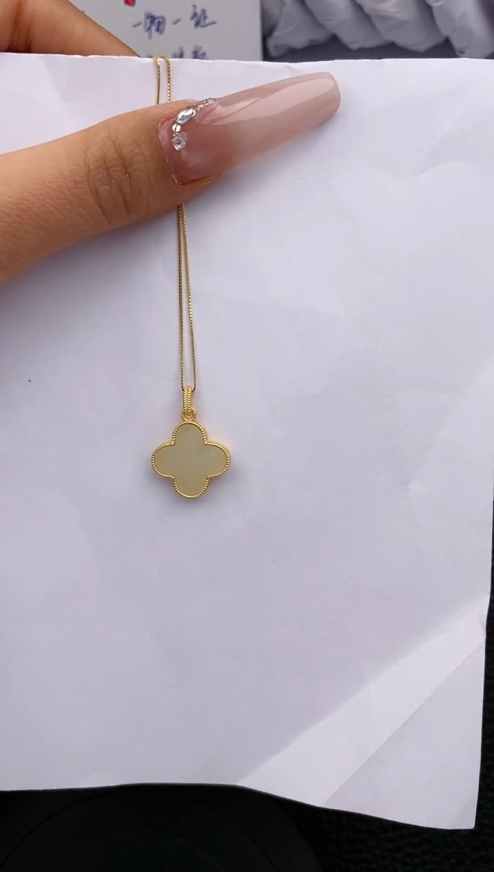 【闪购商品】和田玉吊坠(赠链)未镶嵌555微色差T