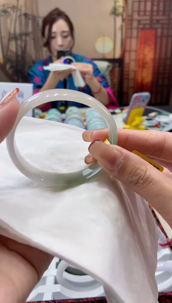 【闪购商品】翡翠手镯未镶嵌00007674