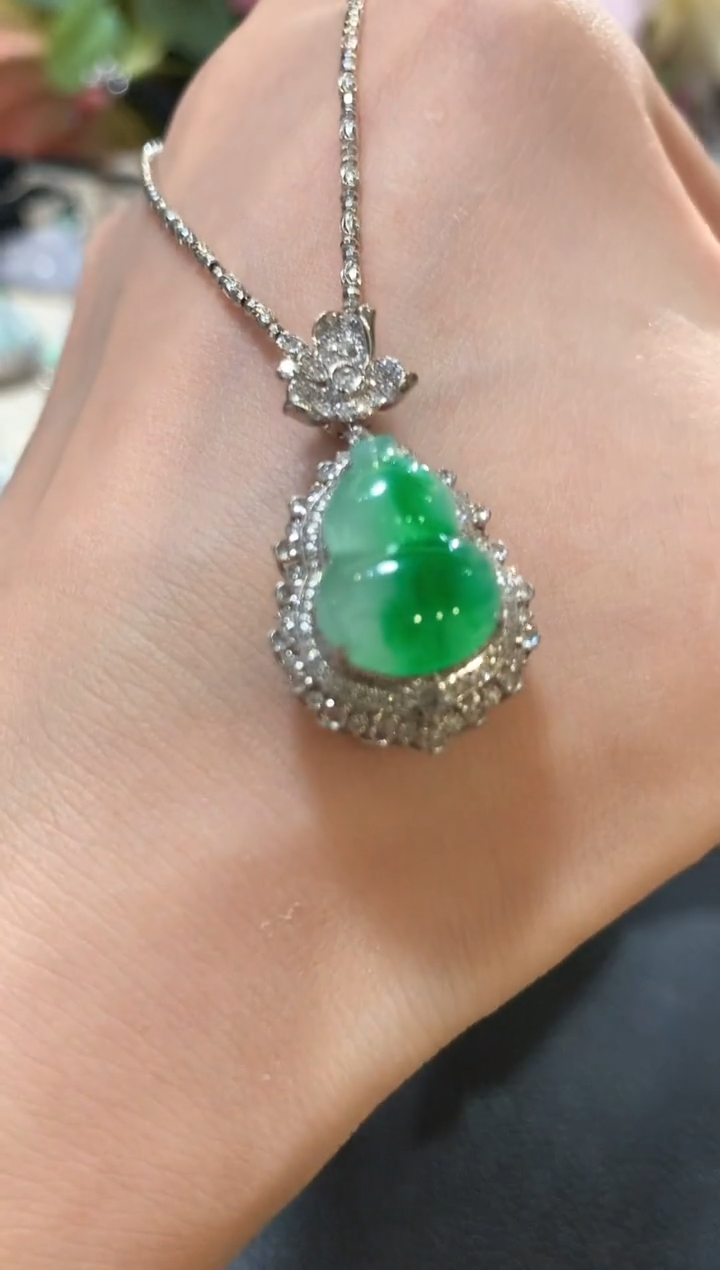 吊坠(不含链)18K金镶嵌翡翠n19    