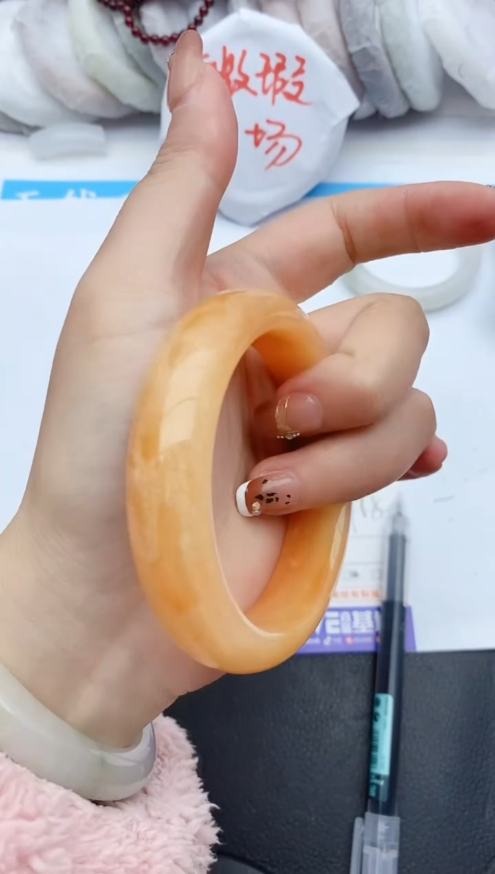 【闪购商品】石英质玉手镯未镶嵌229+57/58