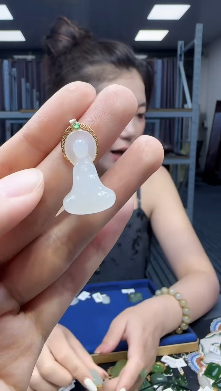 和田玉18K金镶嵌挂件1