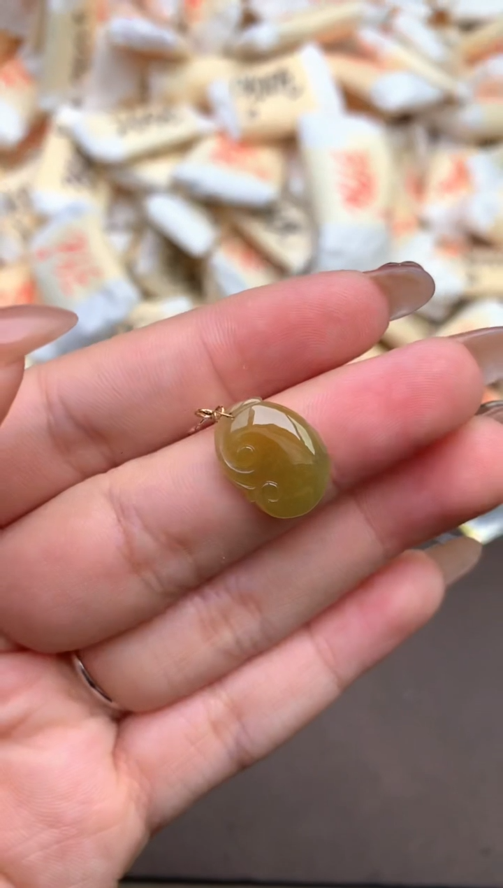【闪购商品】翡翠18K金镶嵌颈饰—