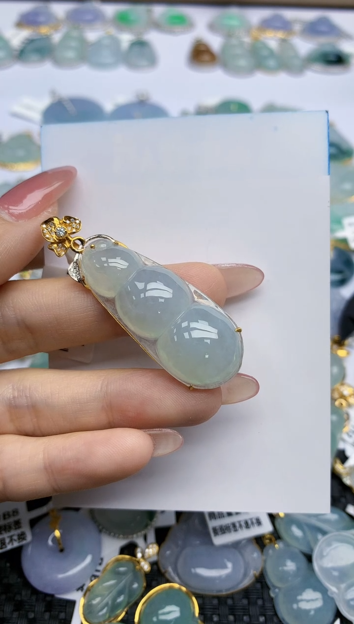 【闪购商品】翡翠挂件18K金镶嵌天然翡翠A货