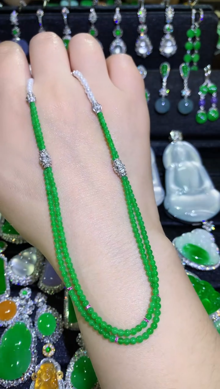 【闪购商品】翡翠颈饰18K金镶嵌高冰满绿阳绿珠珠项链