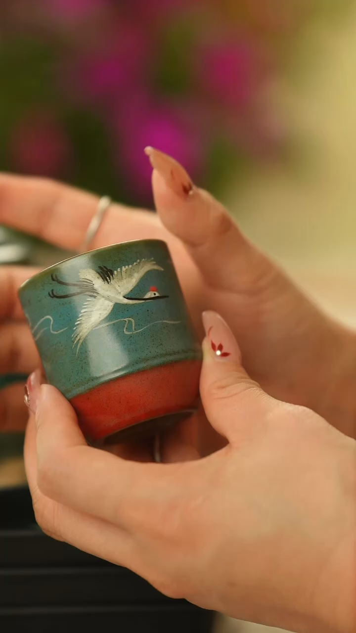 【闪购商品】茶杯陶泥蓝地手绘仙鹤 拼接故宫红