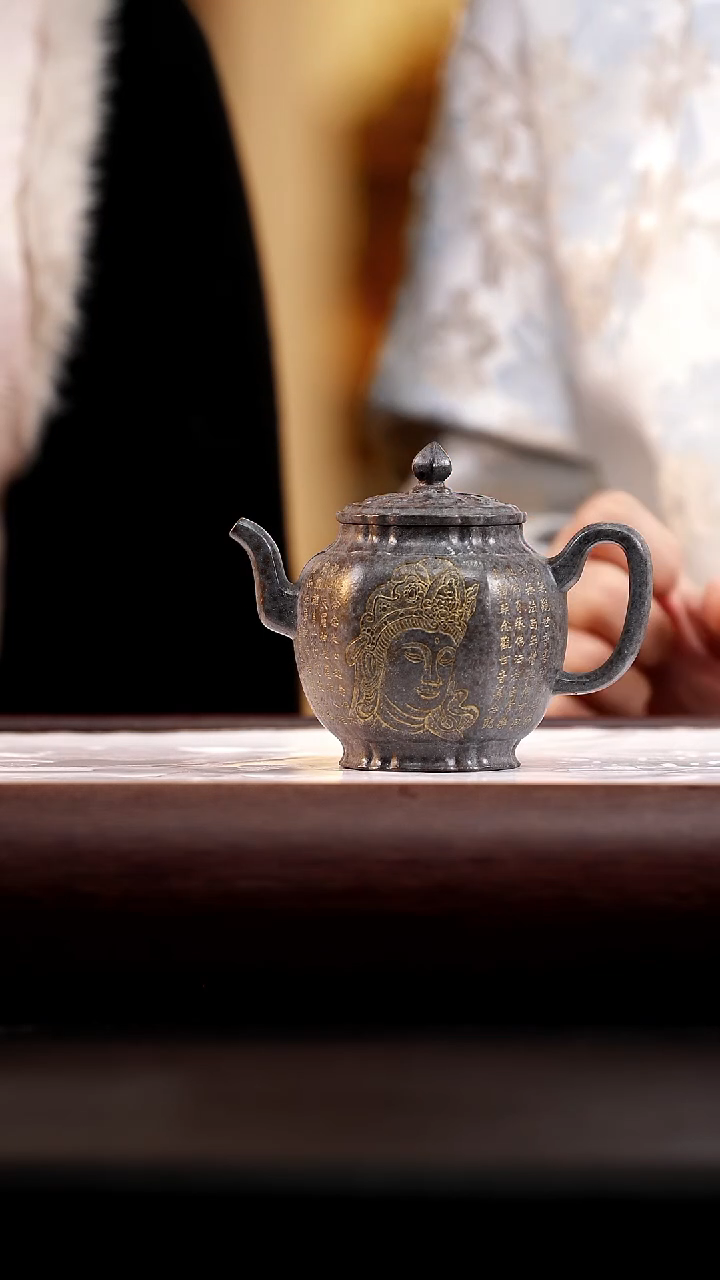 37 光明墨蓝砂宫灯