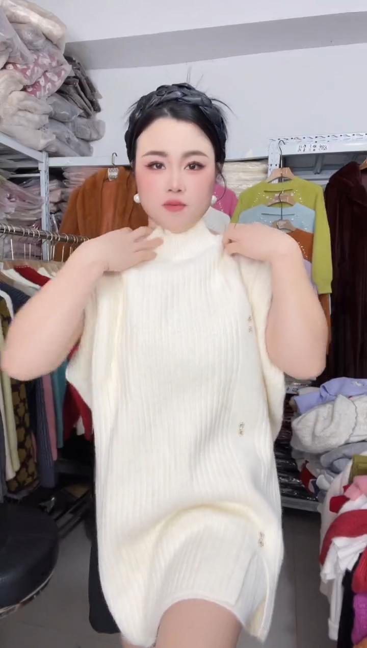 长款  毛衣   六扣 白色 