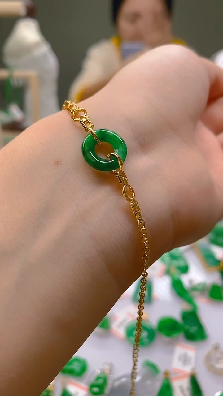 【闪购商品】翡翠未镶嵌颈饰新号开播，全场乱卖