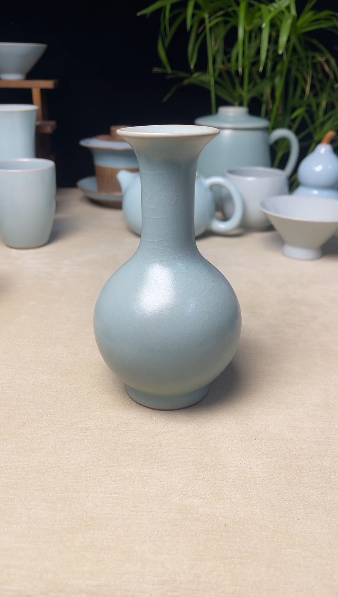 微瑕仿古釉鹅颈瓶花瓶摆件（高：13.5cm左右）