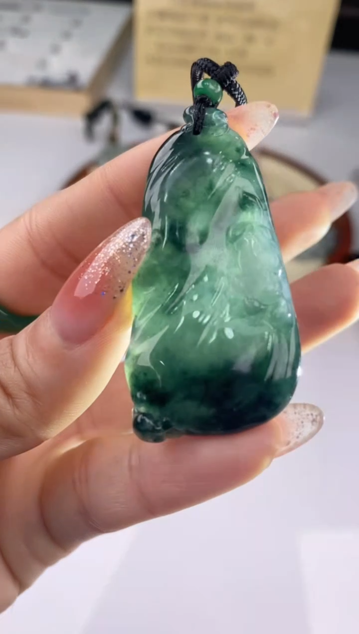 【闪购商品】翡翠吊坠(赠链)未镶嵌27922/静静聊翠