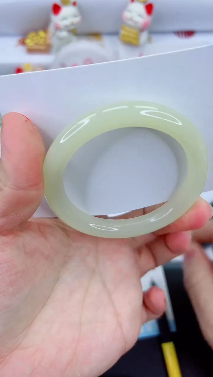 【闪购商品】石英质玉手镯未镶嵌3640-55.2