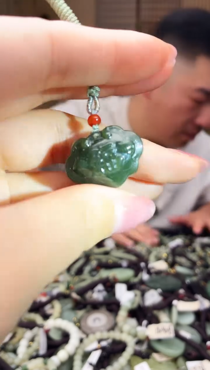 颈饰未镶嵌和田玉多样性发货，拍一发一