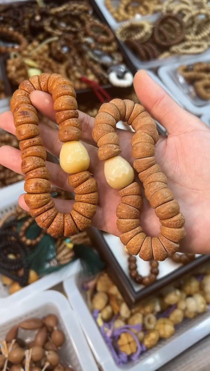 吊坠凤眼菩提卡16mm左右 蒜瓣大肠 单圈手捻