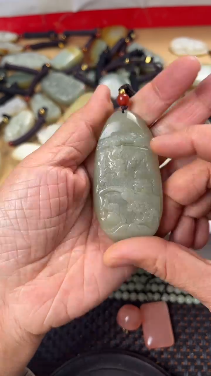 【闪购商品】和田玉颈饰未镶嵌多样性发货没有证书拍一发一有瑕