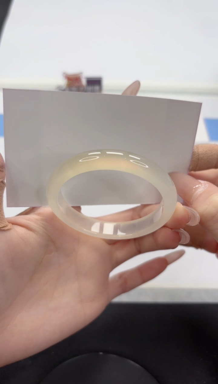 【闪购商品】石英质玉手镯未镶嵌A291-52.1