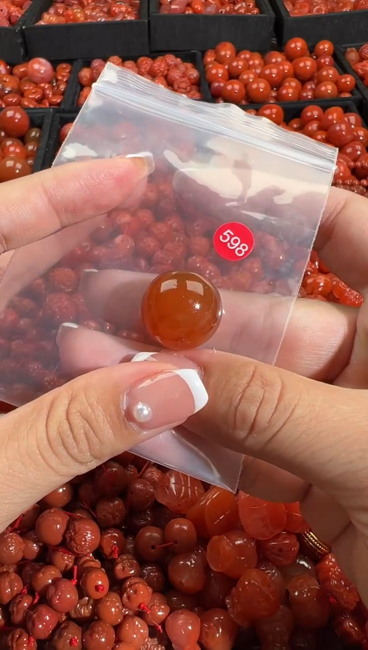 颈饰未镶嵌南红玛瑙1