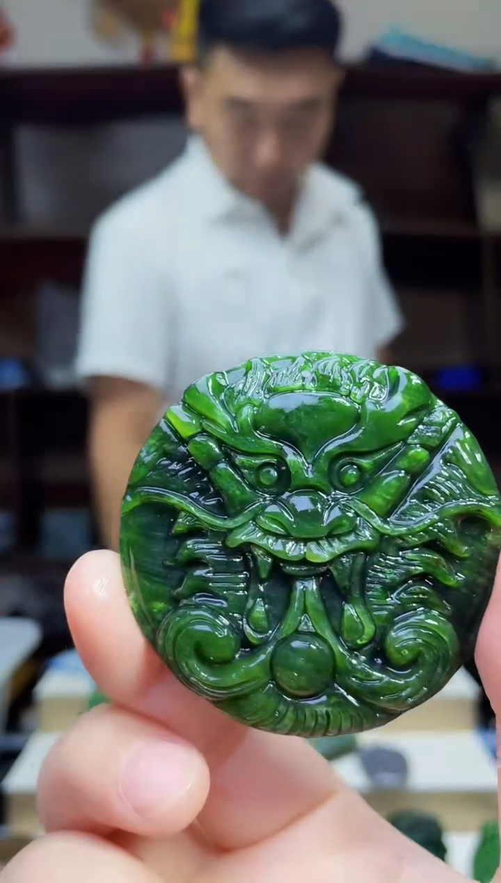 和田玉未镶嵌颈饰1