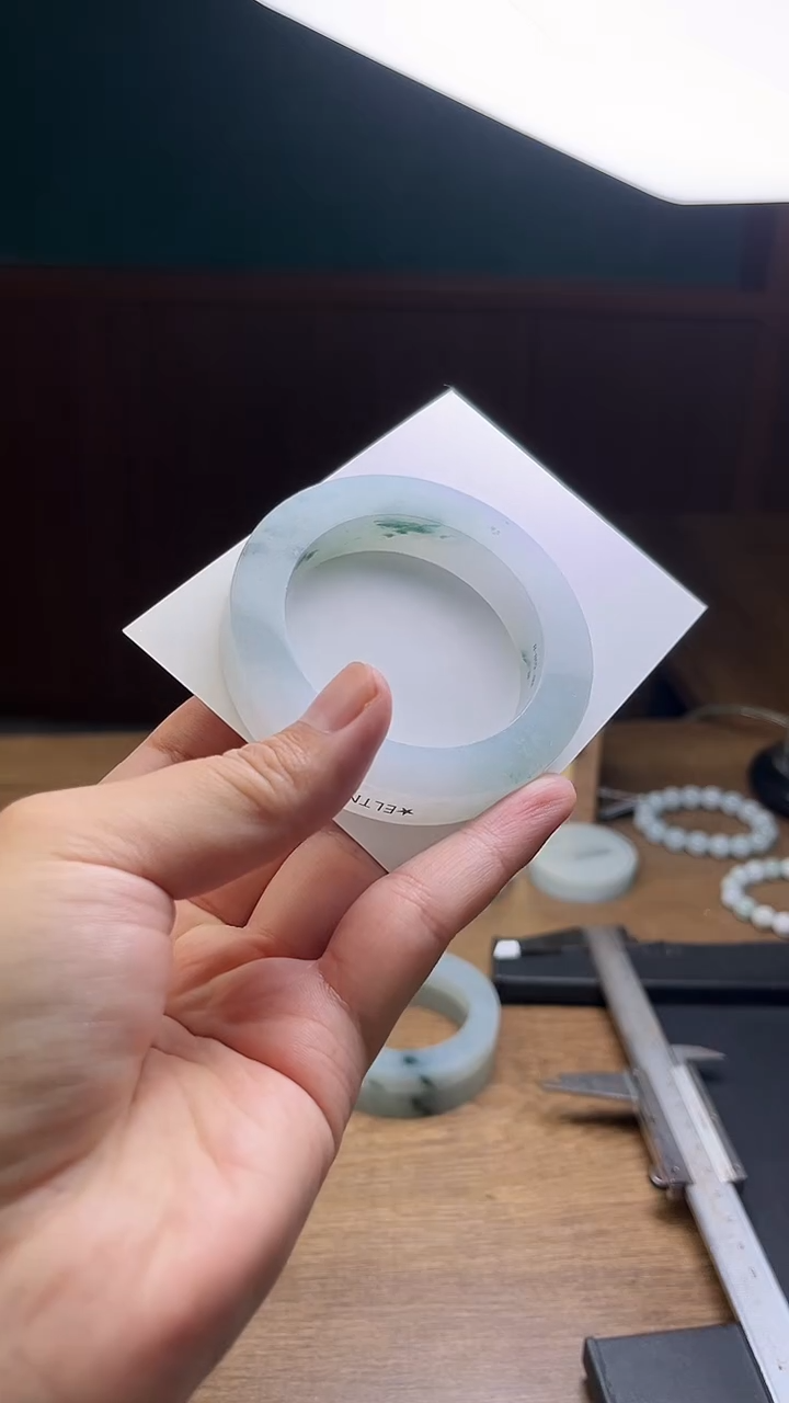 未镶嵌手镯定制翡翠京*定制