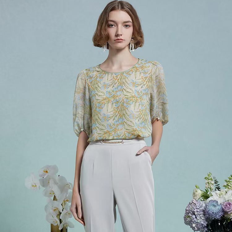 圣可尼花朵小衫衫