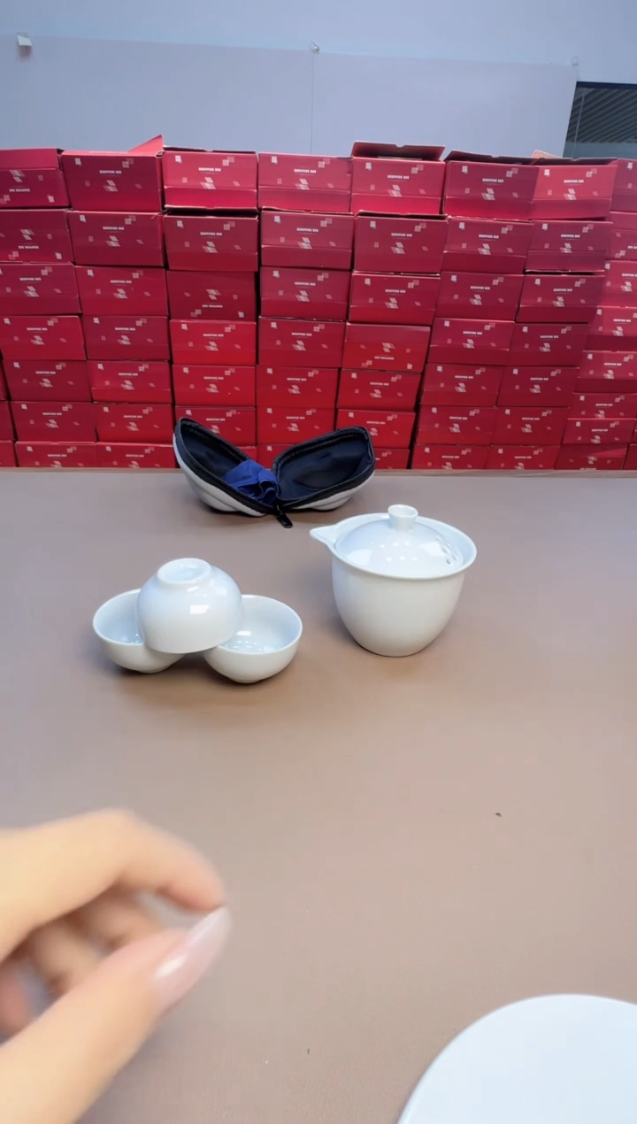 【闪购商品】摆件瓷制品S1111111111111