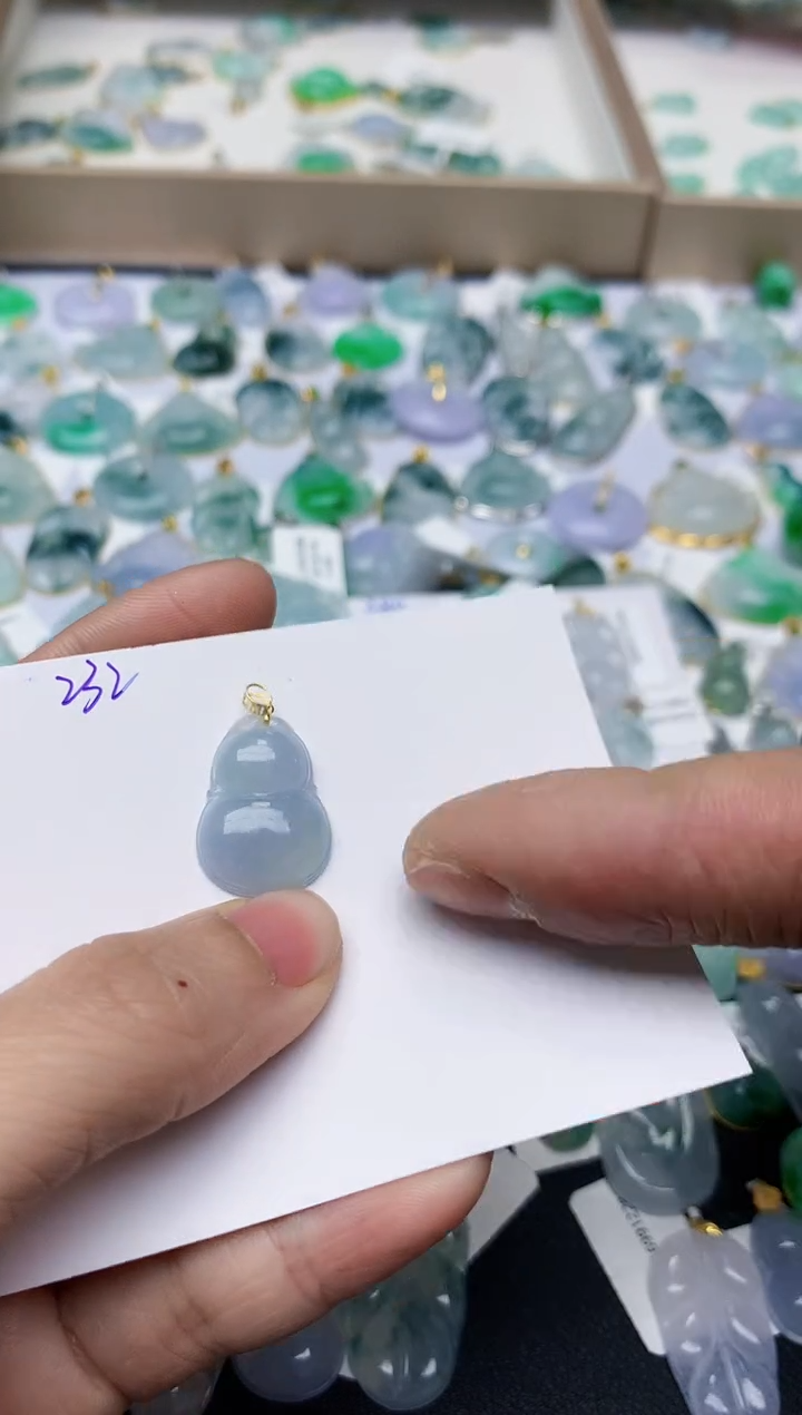 【闪购商品】翡翠颈饰18K金镶嵌天然翡翠A货    