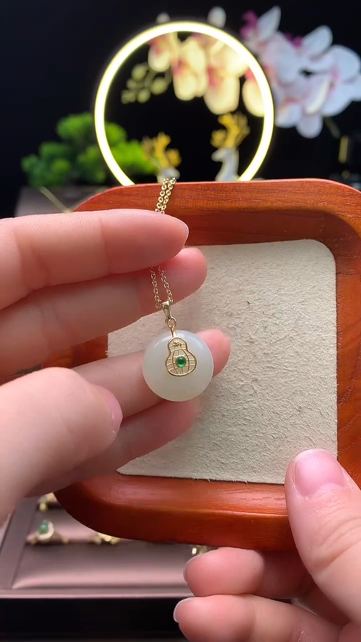 吊坠(赠链)银S925镶嵌和田玉福字平安扣