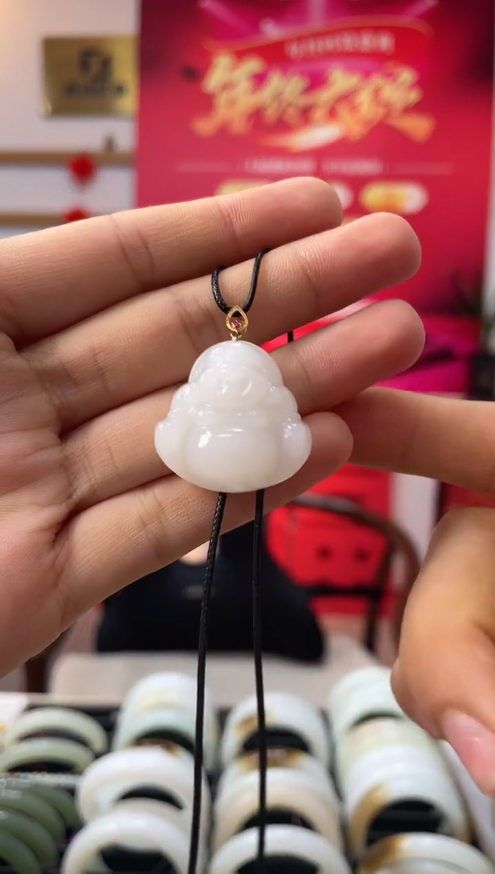 【闪购商品】和田玉颈饰18K金镶嵌佛公吊坠随机发一件