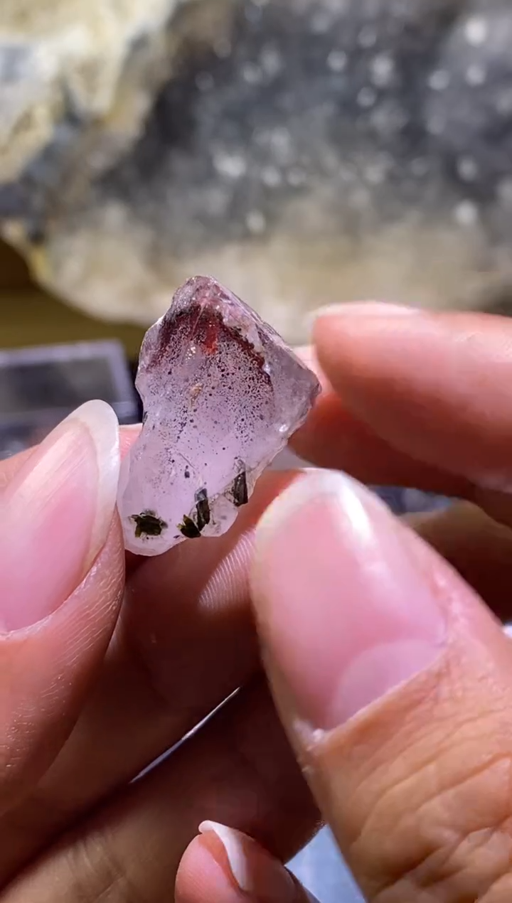 未镶嵌珠宝半成品水晶93号 金草莓红隐山花园水晶