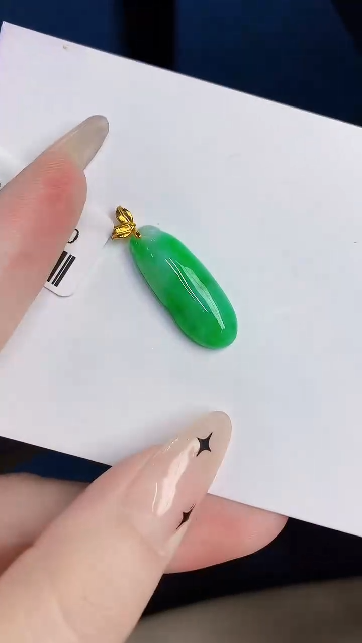 颈饰18K金镶嵌翡翠缅甸天然翡翠A货
