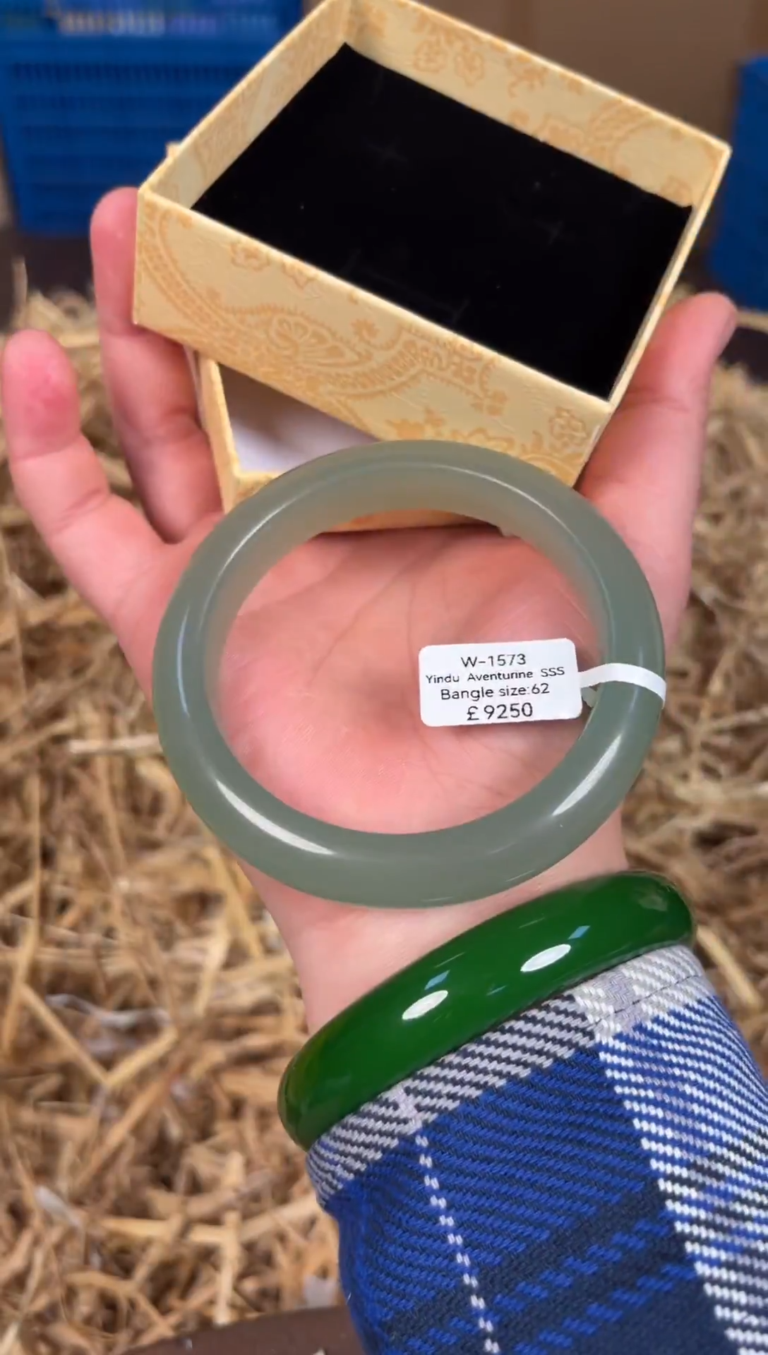 未镶嵌手镯石英质玉W1573