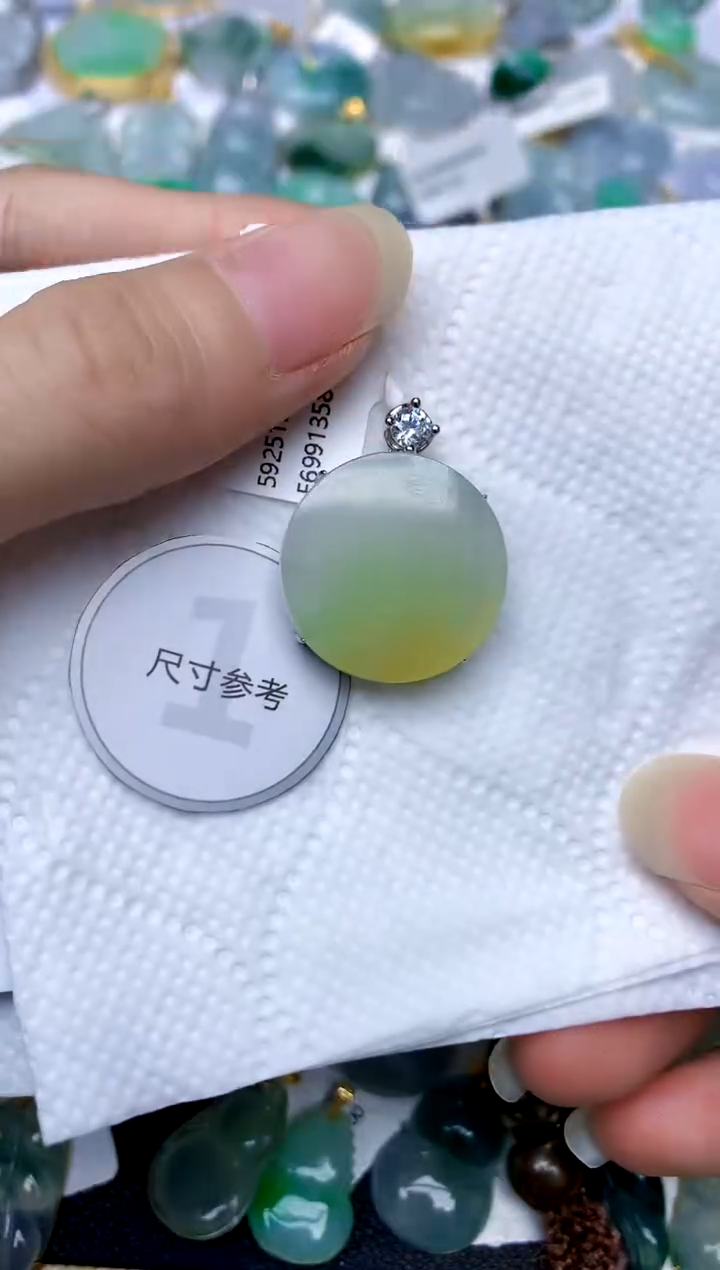 颈饰银S925镶嵌翡翠天然A货翡翠