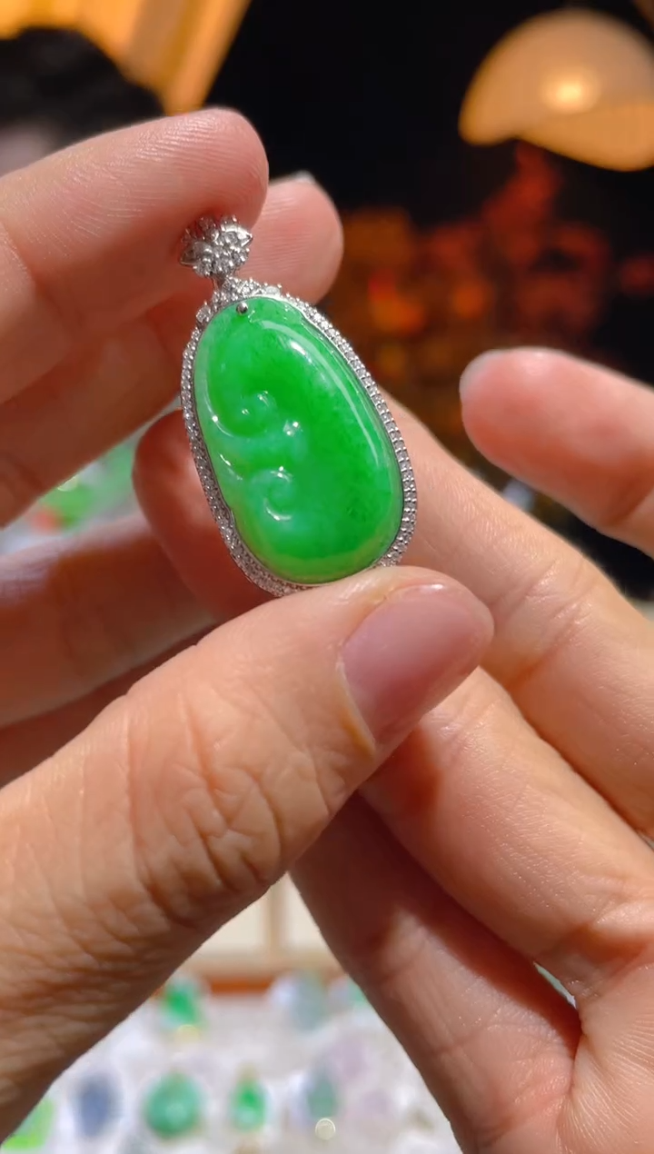 【闪购商品】翡翠颈饰18K金镶嵌假一赔三