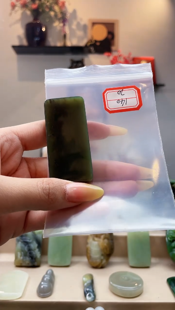 未镶嵌和田玉挂件1
