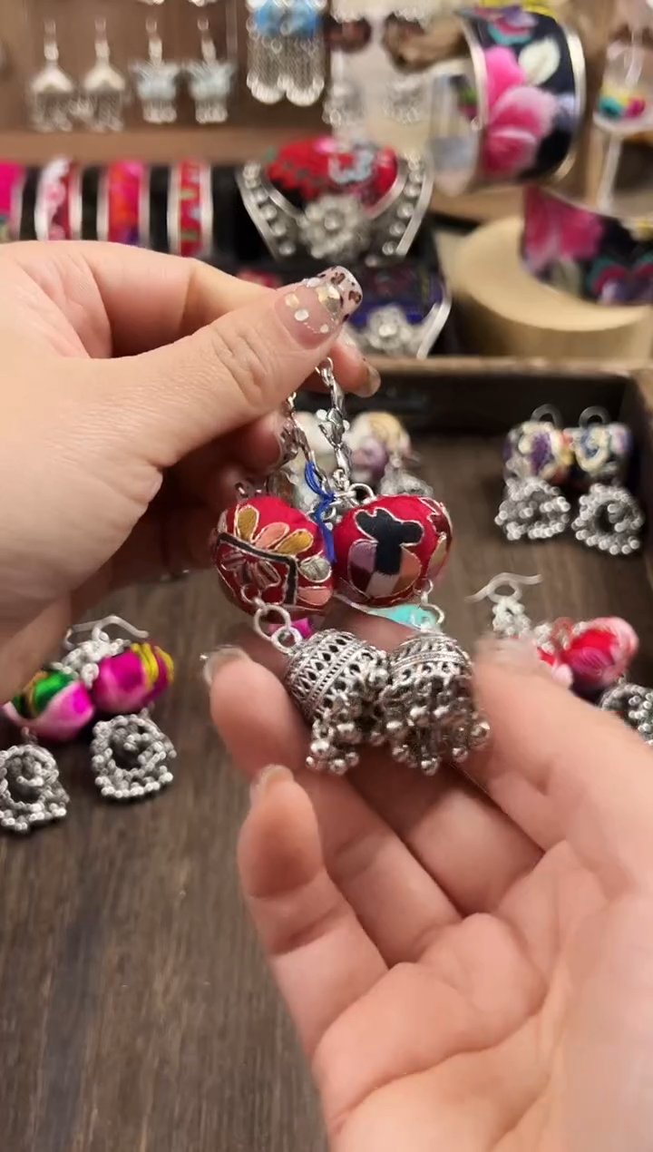 【闪购商品】织绣民族风老绣饰品357