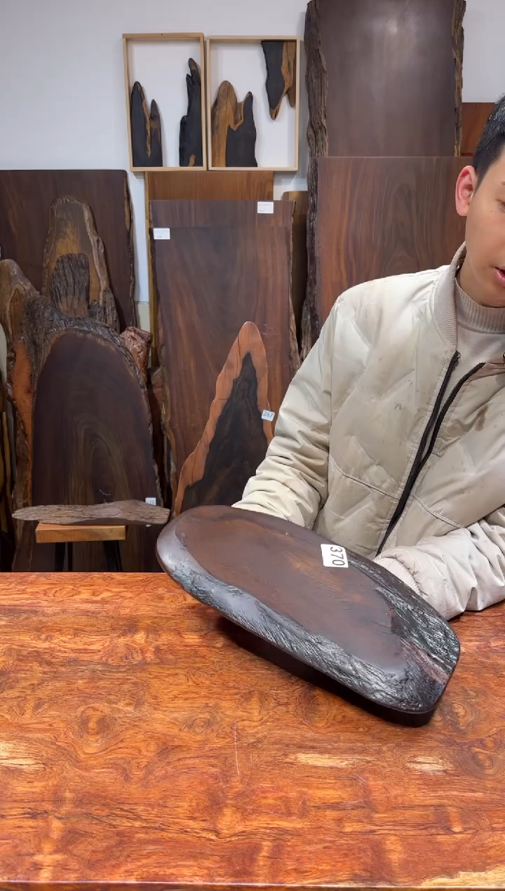 风车木（黑檀木）尺寸39*18*2.4编号370