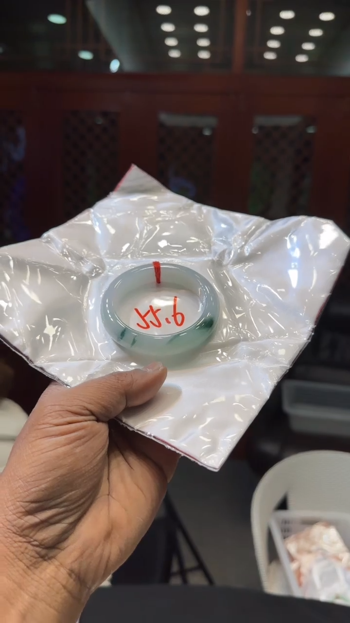 【闪购商品】翡翠手镯未镶嵌手镯