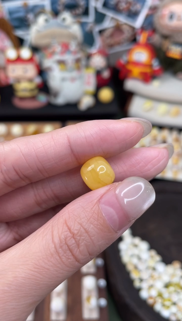 裸石琥珀未镶嵌十*月蜜蜡