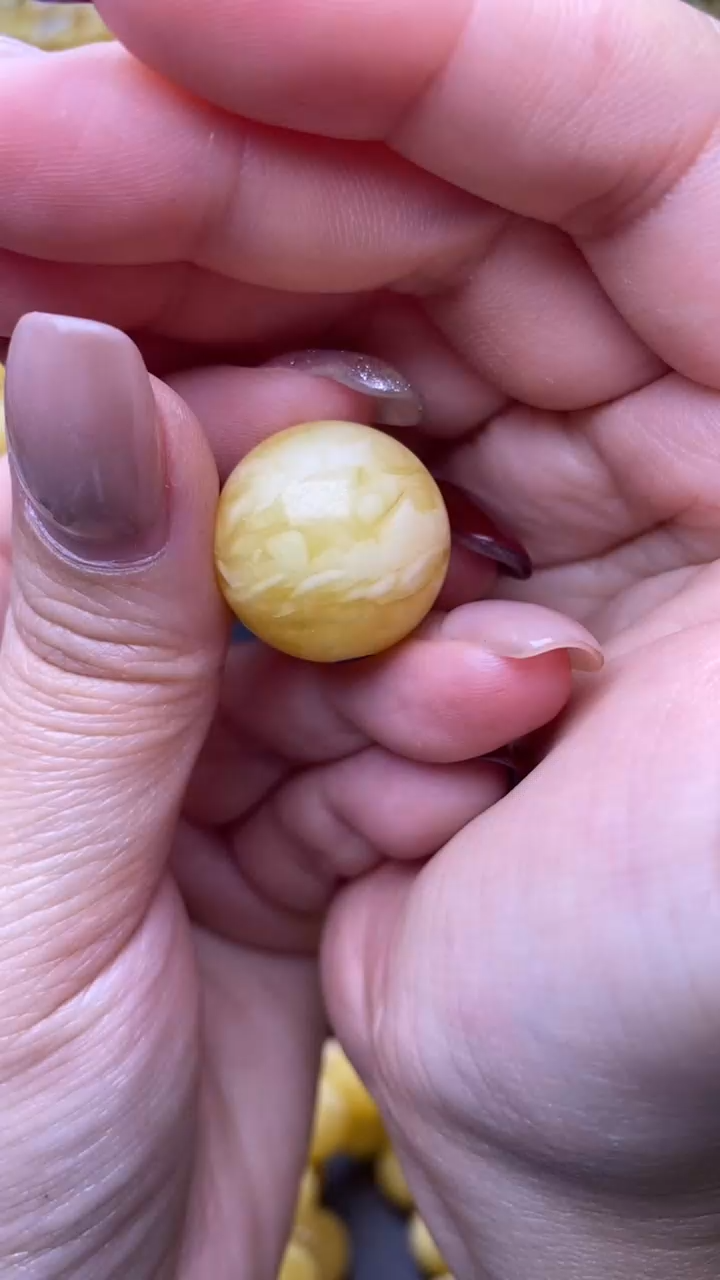 【闪购商品】琥珀裸石未镶嵌月.46