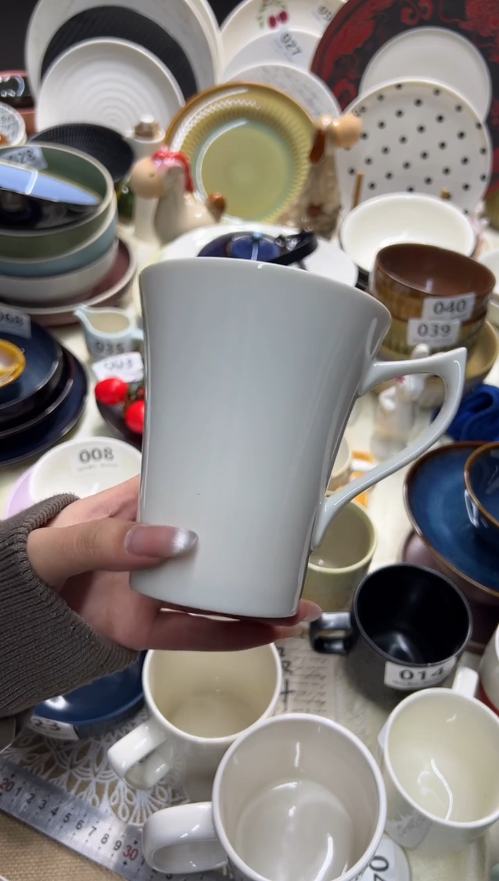 新骨瓷091瑕疵暖白兰卡斯特 大马克杯 