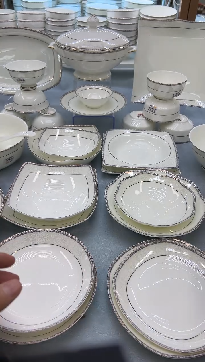 骨瓷 玲珑12方鱼1个