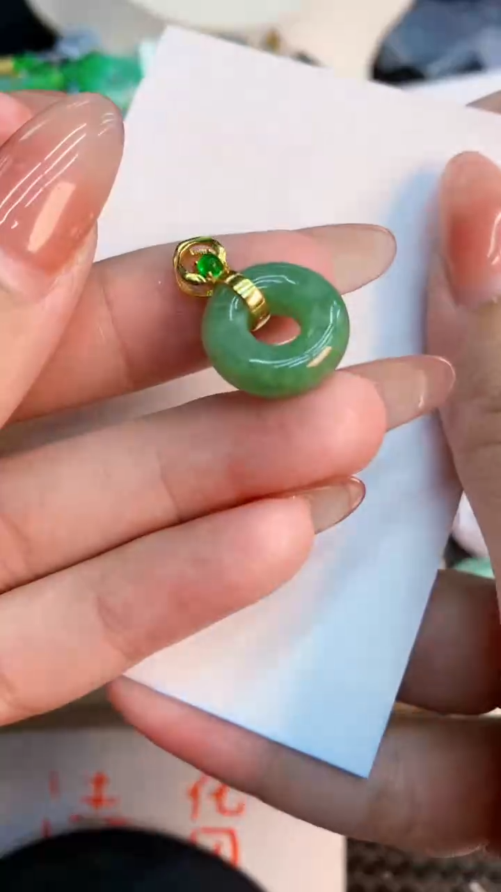 翡翠未镶嵌吊坠(不含链)1