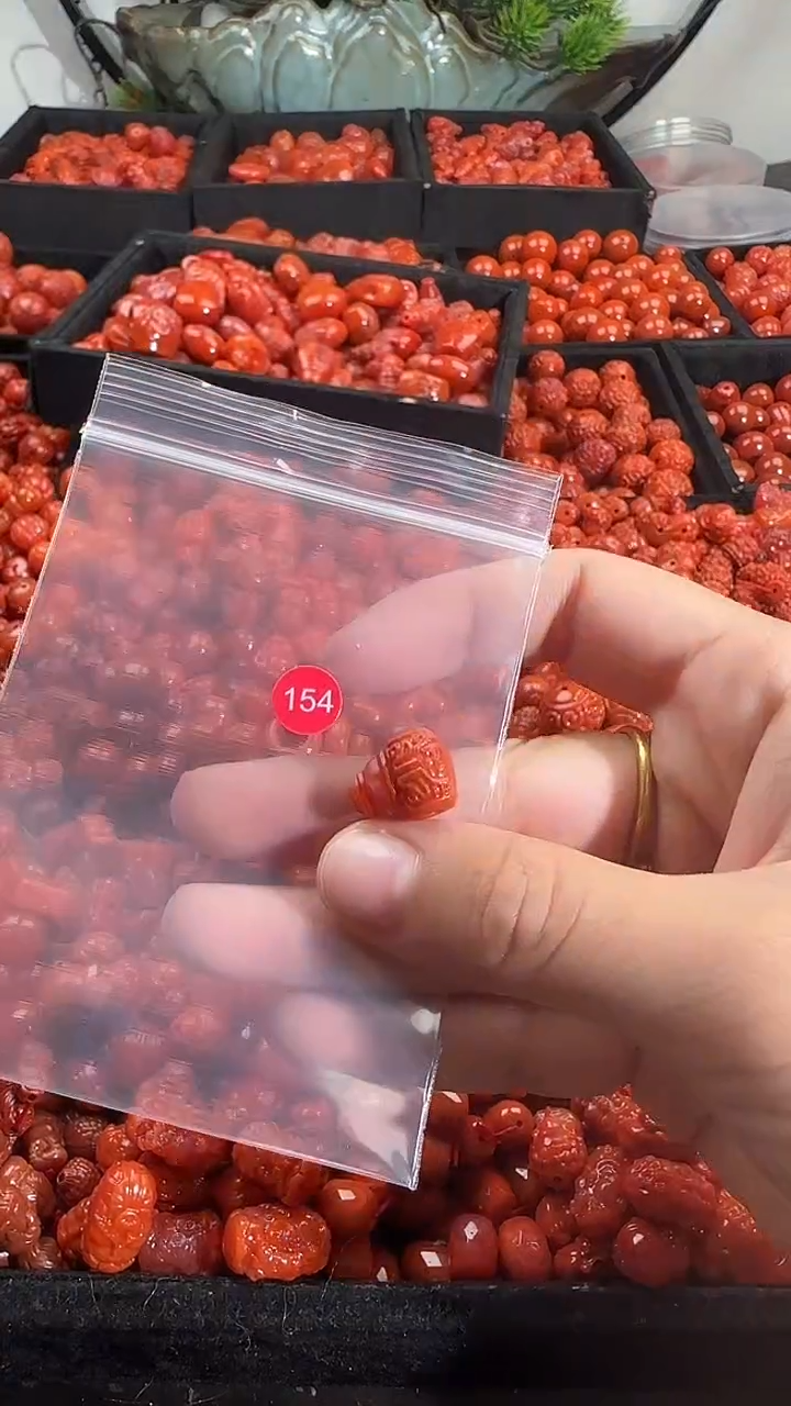 颈饰未镶嵌南红玛瑙1