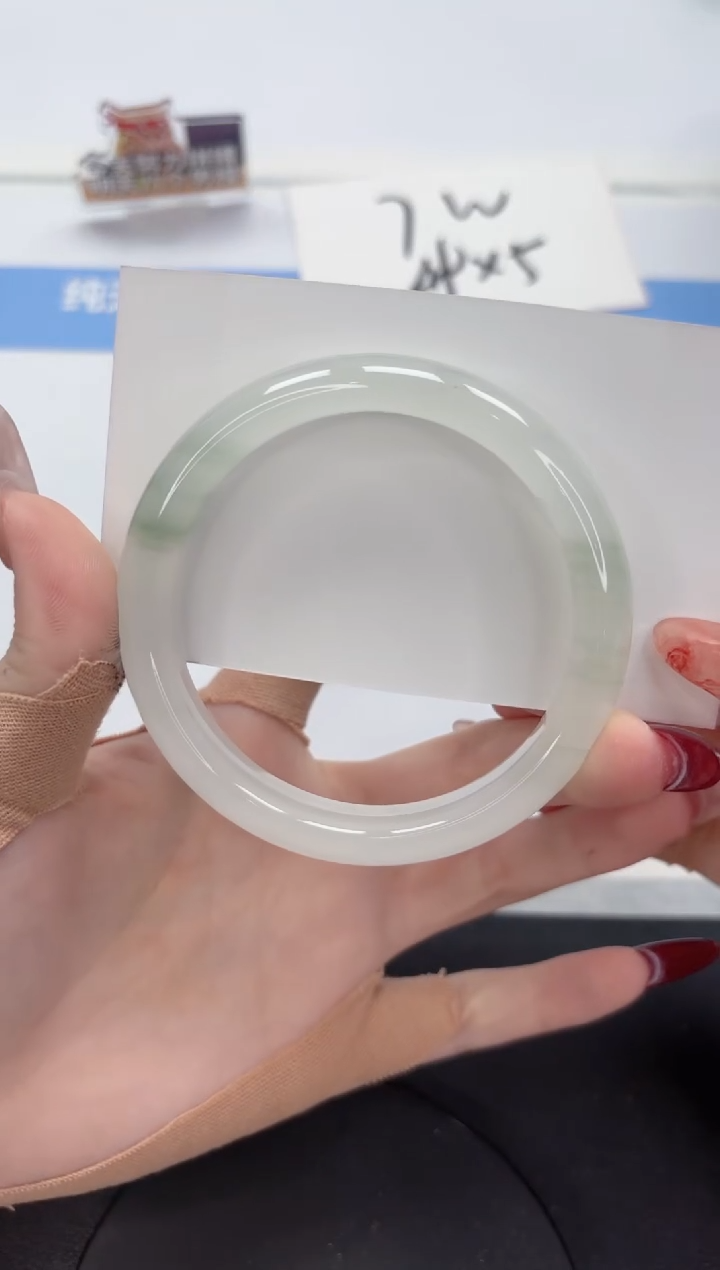 【闪购商品】石英质玉手镯未镶嵌A379-60.8