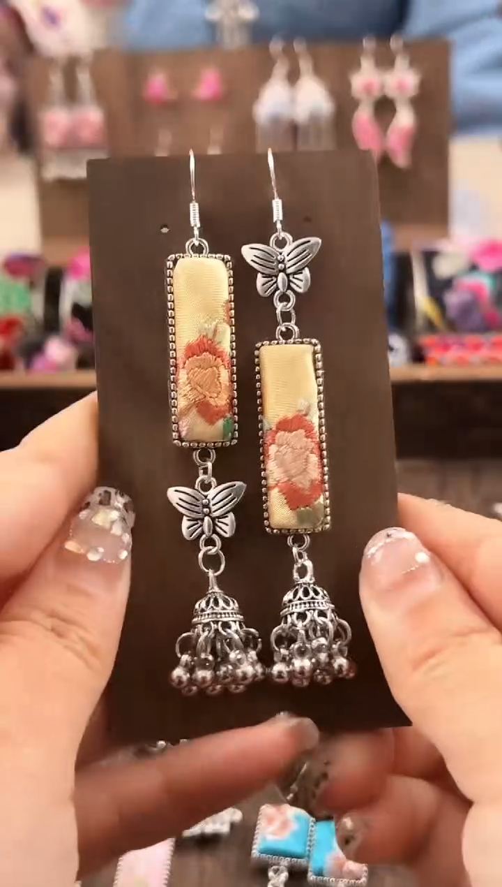 【闪购商品】织绣民族风老绣饰品038